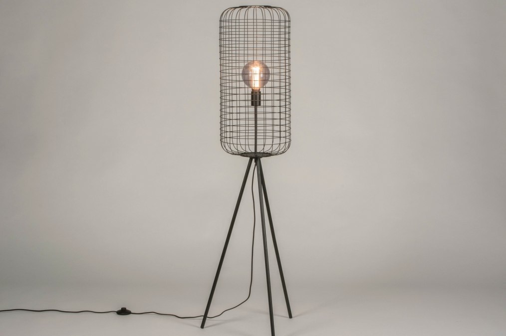Stojací designová lampa Caorni