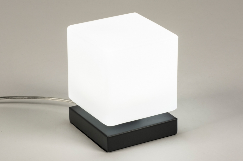 Stolní designová LED lampa Quadrica Black