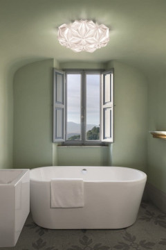 Jak vybrat stropní lustr do koupelny - inspirace a tipy pro osvětlení interiéru