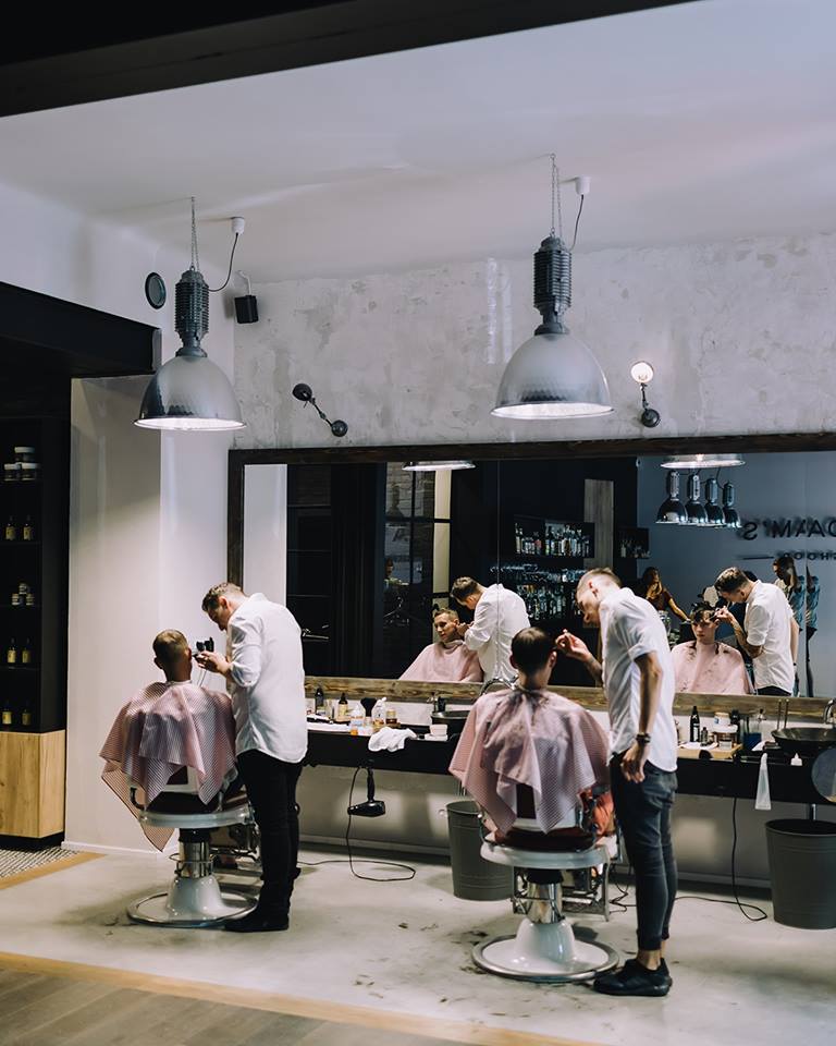 Dodávka nástěnných svítidel Retro Power Manufactur pro Barber Shop Tony Adams - Praha