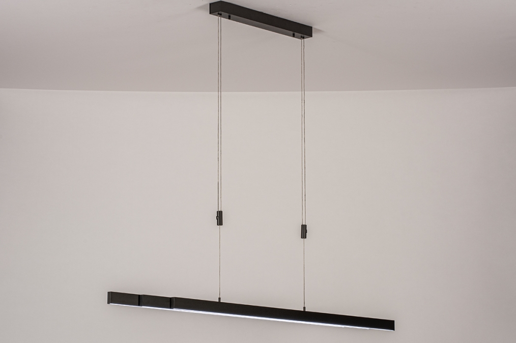 Závěsné designové černé LED svítidlo Corciano Trio 180 Black