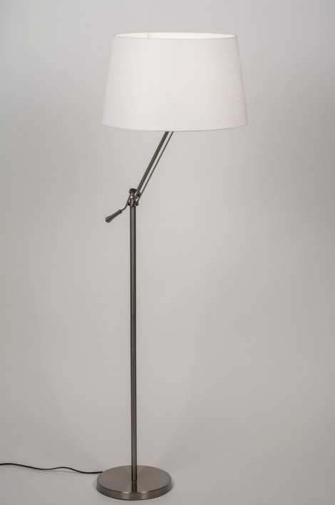 Stojací designová bílá lampa Fianno White