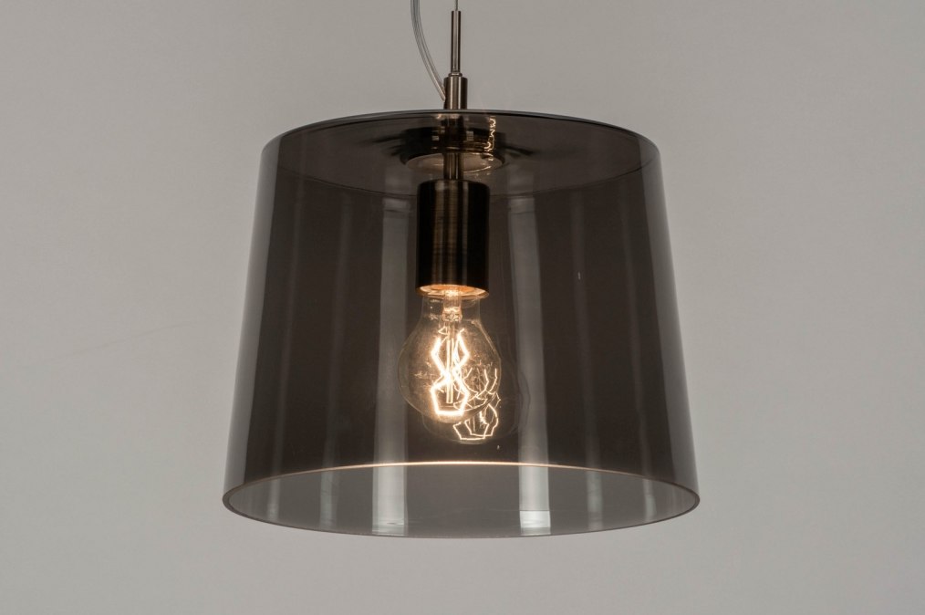 Závěsné designové skleněné svítidlo do kuchyně Viktoria Nero