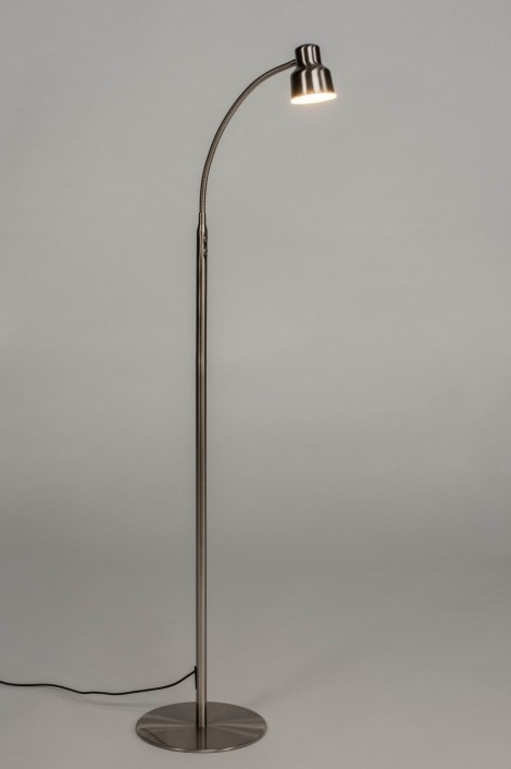 Stojací designová lampa Silver Yalle