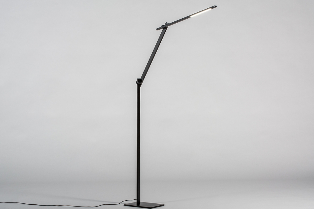 Stojací LED lampa se stmívačem Ariett Black