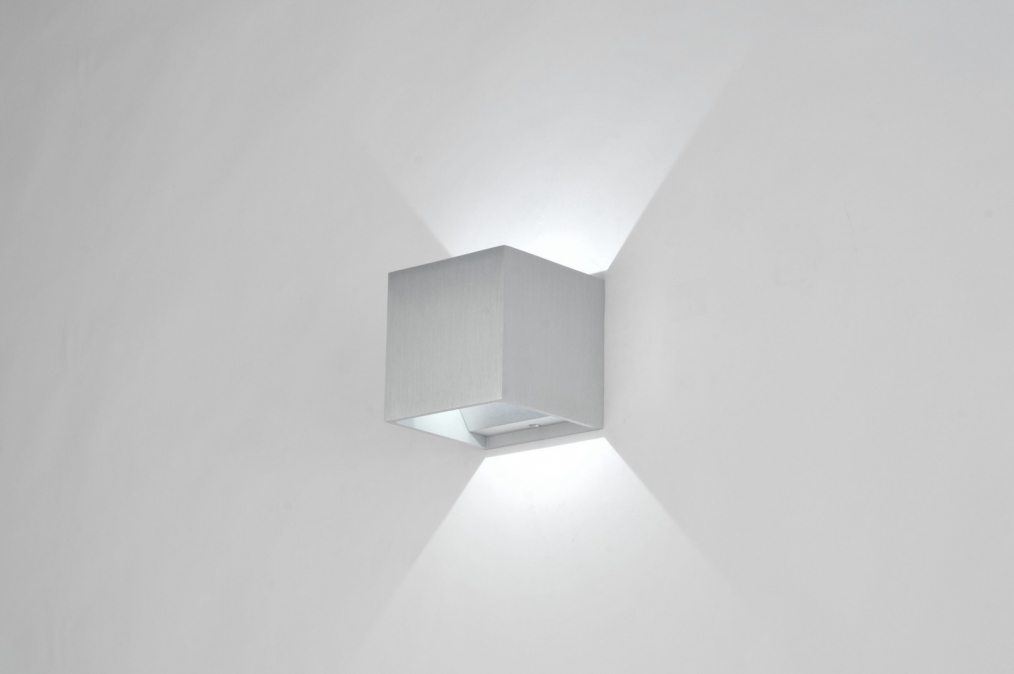 Nástěnné designové LED svítidlo Modesto