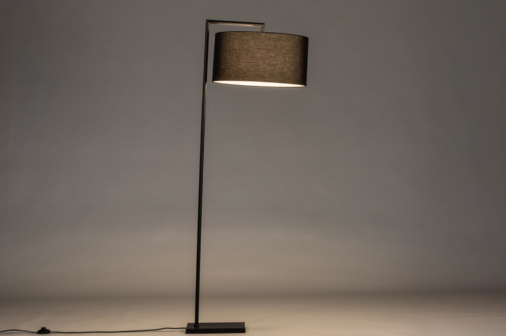 Stojací designová lampa Pallas Black