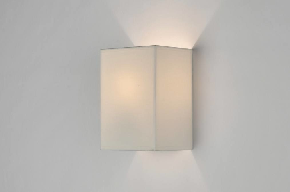 Nástěnné designové bílé svítidlo Bruinisse 