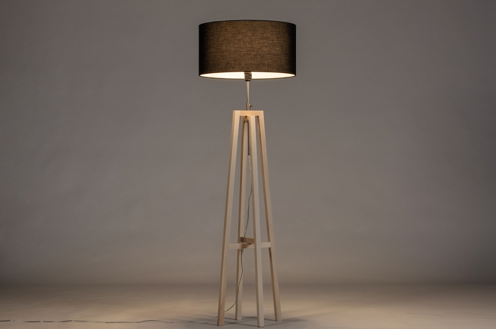Stojací designová lampa Paola Black Maison and Natur Wood
