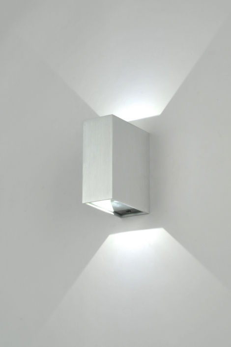 Nástěnné designové LED svítidlo na schodiště Luigi 