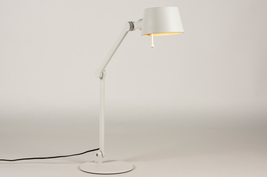 Stolní designová lampa Niki White