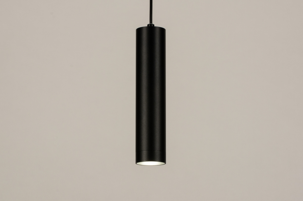 Závěsné minimalistické černé svítidlo Teramo Black