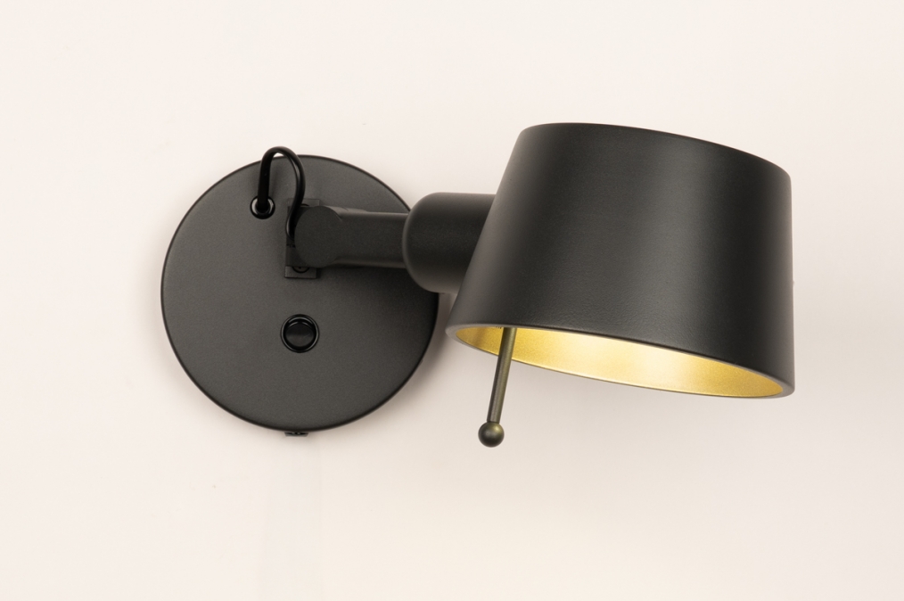 Nástěnné designové svítidlo s vypínačem Niki Black Mono