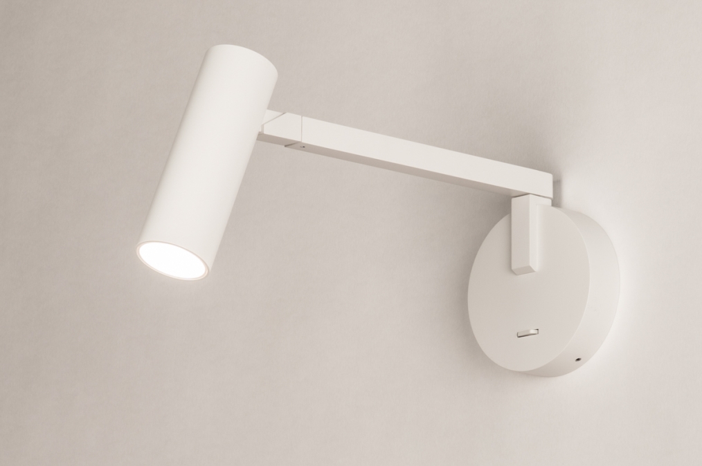 Nástěnné designové svítidlo s ramenem a vypínačem Conno White