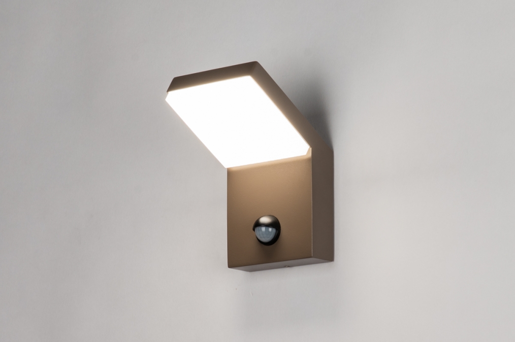 Nástěnné venkovní LED svítidlo s čidlem pohybu Malaga Brown