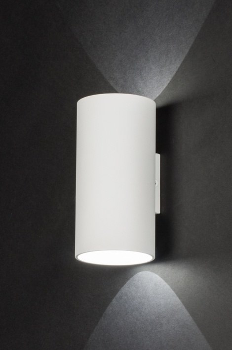 Nástěnné koupelnové designové bílé svítidlo Baurne White